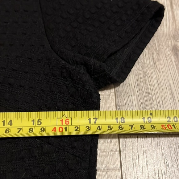 Michael Kors Short Sleeve Textured Grid Dress - Picture 11 of 14